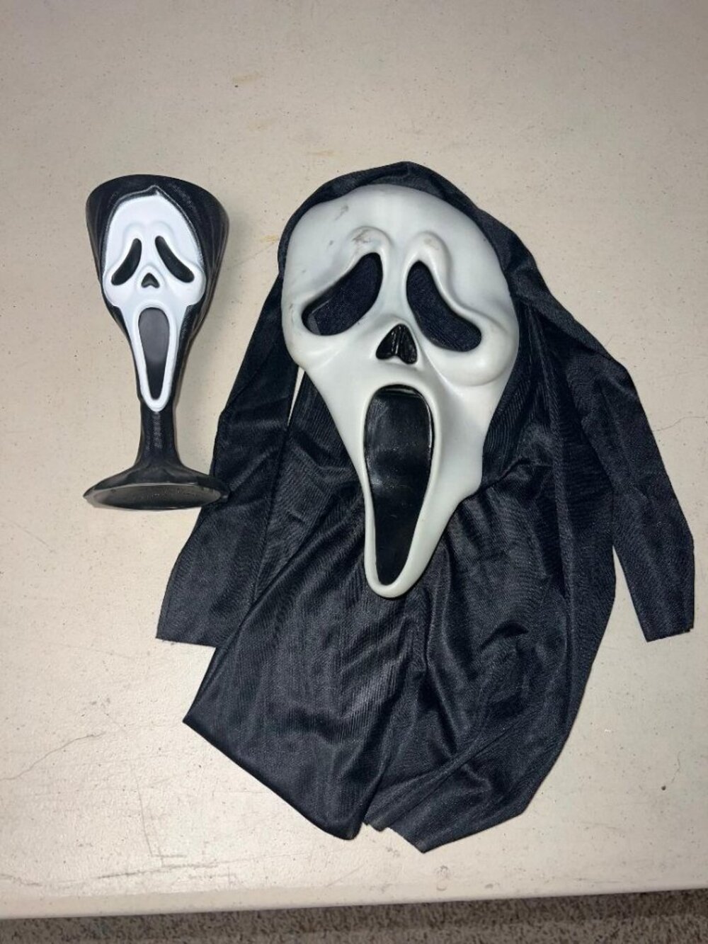 Scream Ghost Face Mask and Goblet Halloween Party Prop